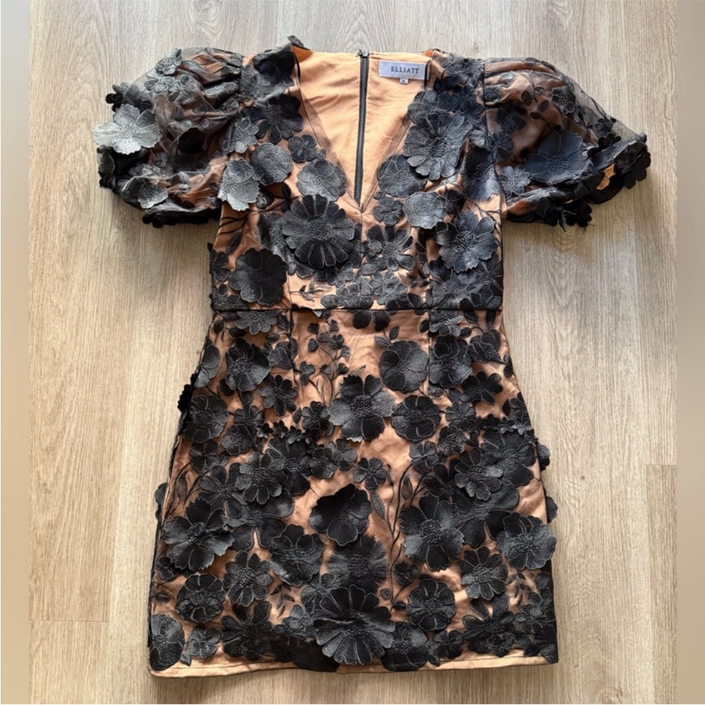 elliatt rosalind black floral applique 3d puff sleeve mini dress size XL NEW - Picture 4 of 8